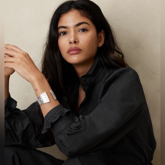 Banana Republic NWT Engraved Tuareg Cuff Ethnopur - Picture 3 of 7